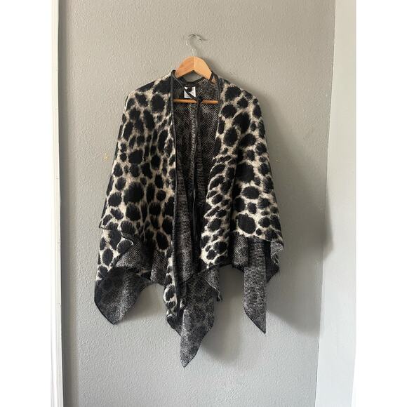 BCBG Maxazria Animal Print Poncho - Picture 2 of 8